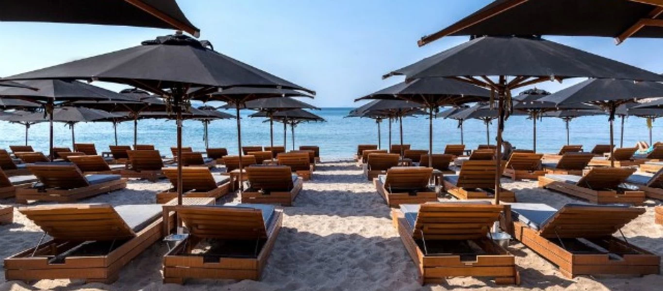 «Πρεμιέρα» σήμερα για τις οργανωμένες παραλίες - Ακολουθεί το άνοιγμα των σχολείων